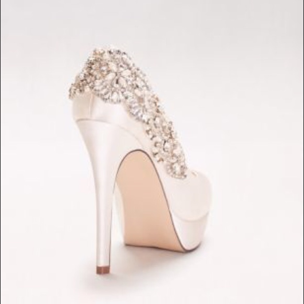 Shoes - Picture 3 of 6